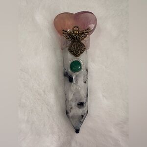 Multi-Tone Crystal Point 4” Wand with Pink Heart & Green Accent